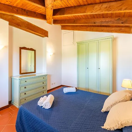 Διαμέρισμα Spacious Flat With Pool Σάσαρι