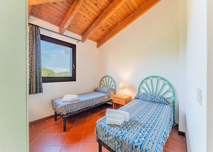 Spacious Flat With Pool