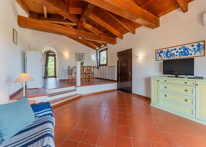 Spacious Flat With Pool Apartament