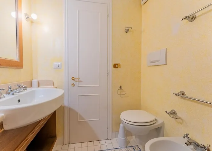 Spacious Flat With Pool Apartament *