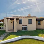 Spacious Flat With Pool דירה *