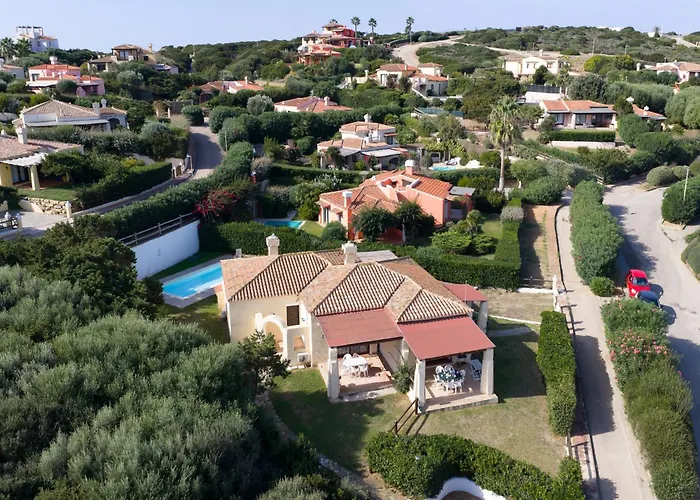 Spacious Flat With Pool